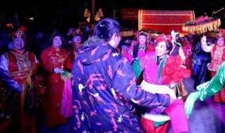 农村歌舞团霸气开场曲什么时代 农村歌舞团开放表演